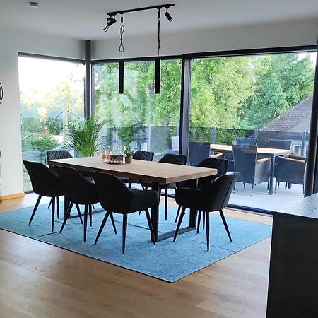 Luxurioeses Penthouse Mit Blick Auf Die Uno-City Und Dem Kaiserwasser. 3Schlafzimmer, 2 Baeder, Privat Lift Ins Apartment Wien Ngoại thất bức ảnh
