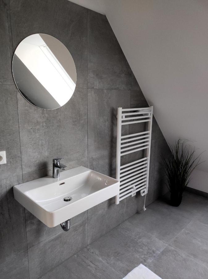 Luxurioeses Penthouse Mit Blick Auf Die Uno-City Und Dem Kaiserwasser. 3Schlafzimmer, 2 Baeder, Privat Lift Ins Apartment Wien Ngoại thất bức ảnh