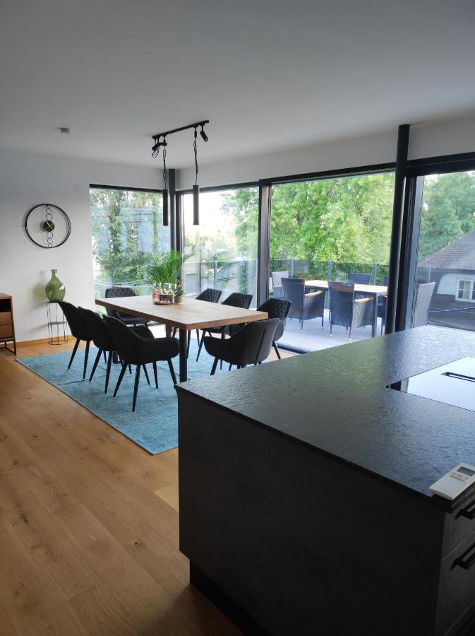 Luxurioeses Penthouse Mit Blick Auf Die Uno-City Und Dem Kaiserwasser. 3Schlafzimmer, 2 Baeder, Privat Lift Ins Apartment Wien Ngoại thất bức ảnh