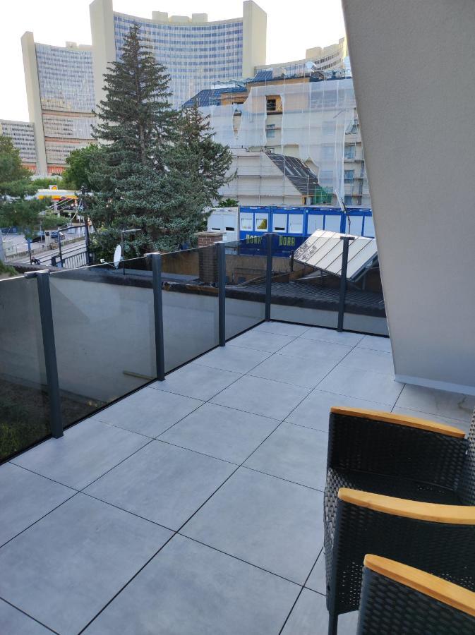 Luxurioeses Penthouse Mit Blick Auf Die Uno-City Und Dem Kaiserwasser. 3Schlafzimmer, 2 Baeder, Privat Lift Ins Apartment Wien Ngoại thất bức ảnh