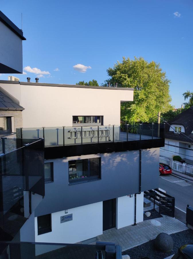 Luxurioeses Penthouse Mit Blick Auf Die Uno-City Und Dem Kaiserwasser. 3Schlafzimmer, 2 Baeder, Privat Lift Ins Apartment Wien Ngoại thất bức ảnh